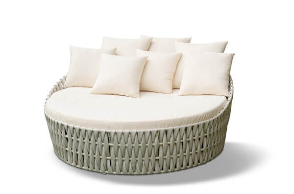 Outdoor daybed designs with rope