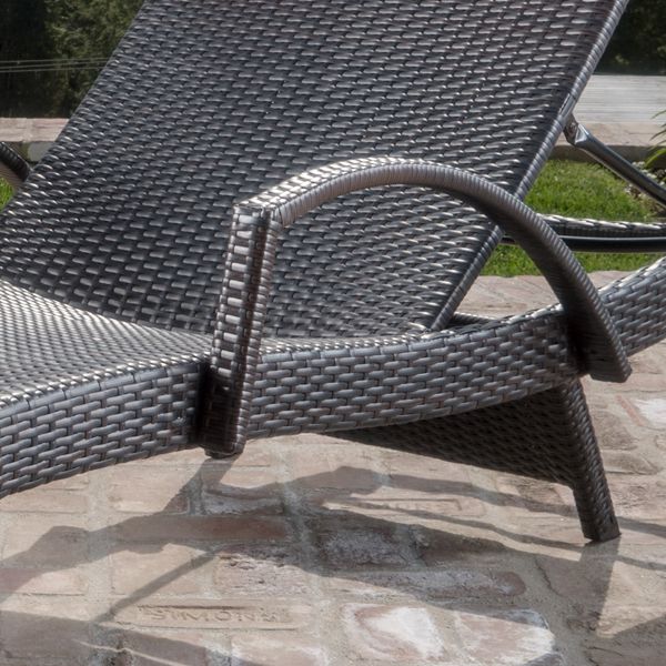 Wicker Pool Furniture Sunlounger With Easy Stacking