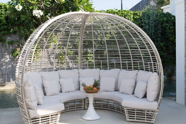 Patio Daybed With Round Rattan